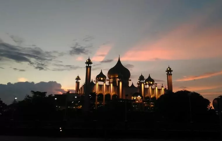 Sunset Kampong Bike Tour in Kuching
